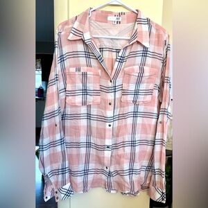 Kut from the Kloth Pink and White Plaid Shirt Women’s XXL snap up front pockets